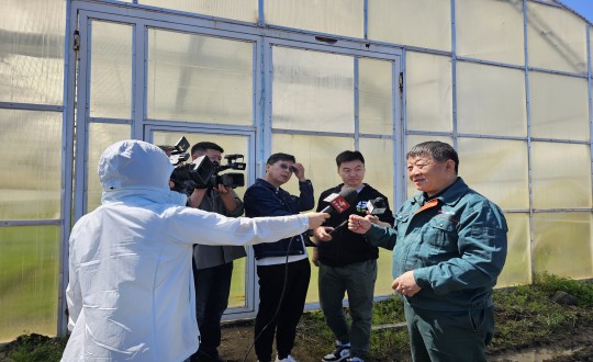 2024年5月24日，农业总公司副总经理侯正发接受《守望都市》采访_副本.jpg