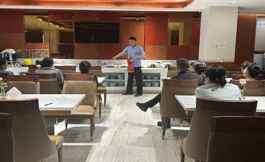 2.长白山5001拉斯维加斯酒店组织发展消防安全培训_副本.jpg